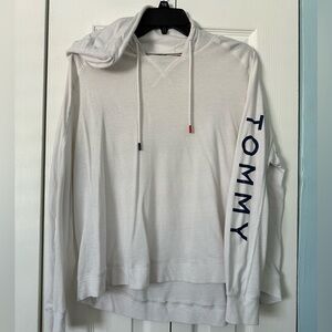 Tommy H. Breathable cover up